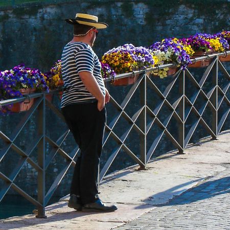 Le Finestre Sul Borgo Rooms Peschiera del Garda Exterior foto