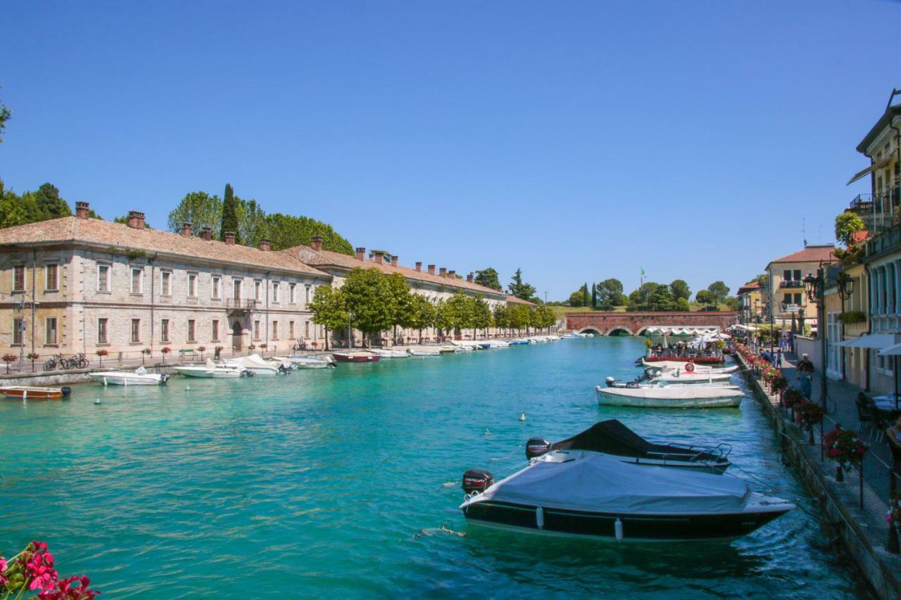 Le Finestre Sul Borgo Rooms Peschiera del Garda Exterior foto
